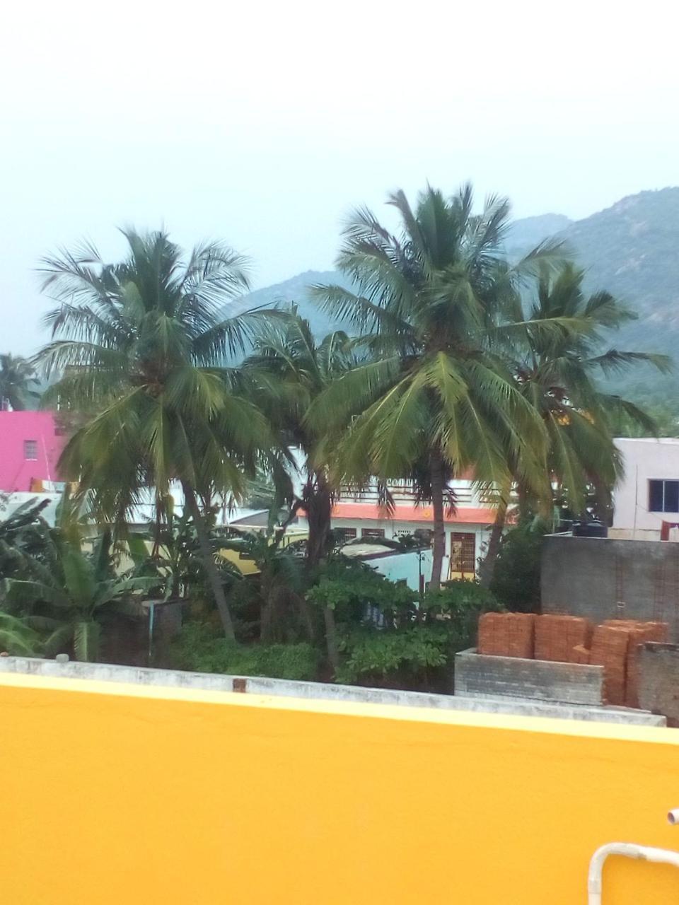 Sai Guest House Tiruvannāmalai Esterno foto