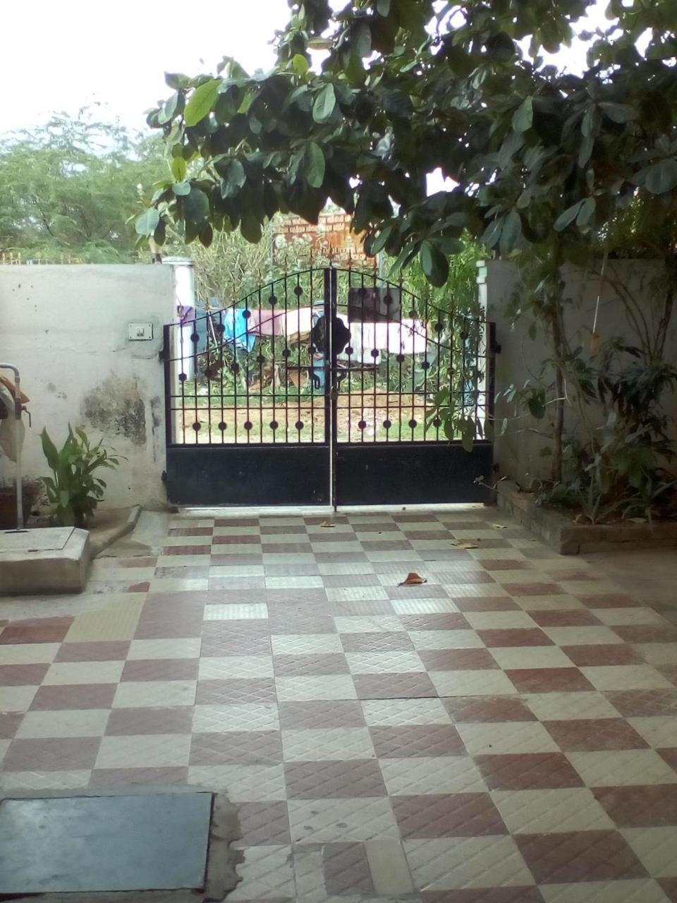 Sai Guest House Tiruvannāmalai Esterno foto